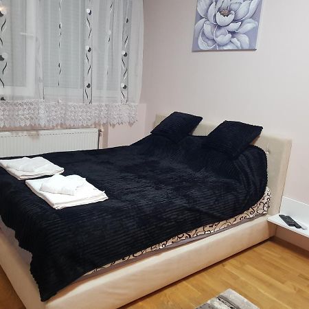 Apartman Aurora โนวีซาด ภายนอก รูปภาพ