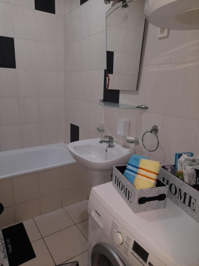 Apartman Aurora โนวีซาด ภายนอก รูปภาพ